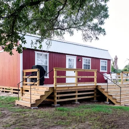 The Ranch Motel. Large cottage in a country setting with pool and hot tub.