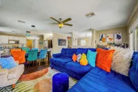 View Fireworks, Restaurants, Stadiums, Heated Pool - 3-Star