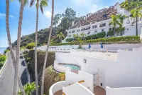 H168 10/10 Stars - Immaculate Remodeled Corner Condo w/Fireplace, New Golf Cart