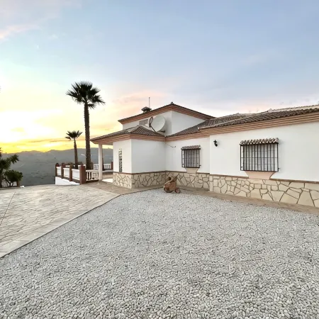 "CasaBlanca" Rural Villa with pool and barbecue.