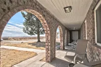 Remodeled 6 Bed, 5 bath on 15 acres!!! Owned and  Operated by a Premier Host! - Homestays