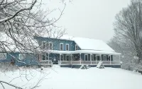 Hawks Mountain Farm, full apartment on a working farm. Hotels in 