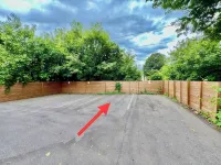 Bridge St Beauty, Brunch & Bars [2 Beds 1 Bath] - Apartments