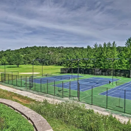Fall colors - Holidays-Golf-Tennis-Coffee bar-Resort-close to Silver Dollar City