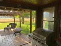 1880 Country Farmhouse. Quiet-Lake-Hunt-Pets ok