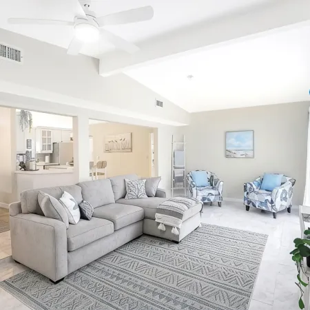 Escape to your very own private oasis in Naples, Florida!  Close to all !