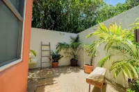 Coco Caye Villa, Private 2 bedroom Beachfront Villa, Balcony,Pool- Gold Standard - Villas