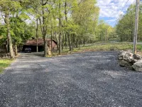 Secluded/Spacious Cabin with 5 Br, 5 Min to Resort "New Kitchen Coming 2026! - Chalets