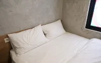 M Cabin Karawaci - Bãi đậu xe