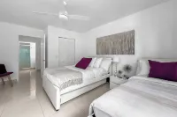 Aventura Modern 2-Bedroom Condo in Serene Community - Wifi