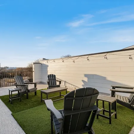 Sophisticated Escape with Scenic Rooftop – Minutes to Downtown Hotspots