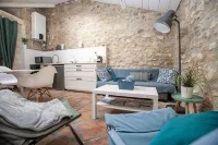 Bright, quiet Mazet in historic center - 2 Sao
