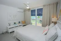Summer Beachfront Villa – 1 Min to the Beach I Your Home Away from Home -  Ferienhäuser