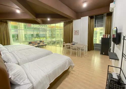 CN Homestay C2 Floor 3 at Nagoya Hill Mall - 2-Star