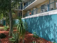 Broadwater Keys Holiday Apartments Hotels in Labrador