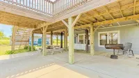 Charming canal front 3-bedroom house with WiFi, AC in tranquil Rockport. - 4성급