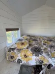 Welcome to the Bee Bus – A Cozy One-of-a-Kind Tiny Home with Mountain Views - Mountain view