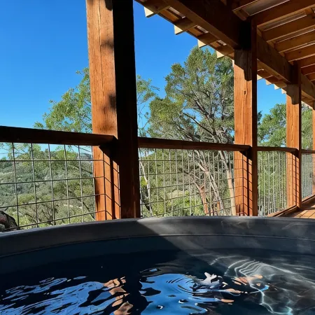 Peaceful HIlltop Cabin w/ Amazing Views & Hot Tub
