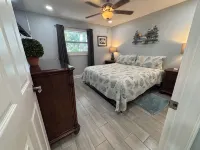 Gulf Access Canal & Dock 1.2 Miles 2 Beach Just Redone Close 2 Barefoot Beach!!! - Apartments