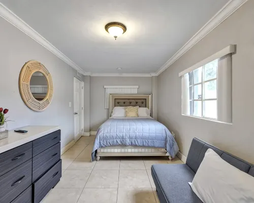 Cozy Miami Apt - TOP RATED! ! ! Hotels in Golden Glades