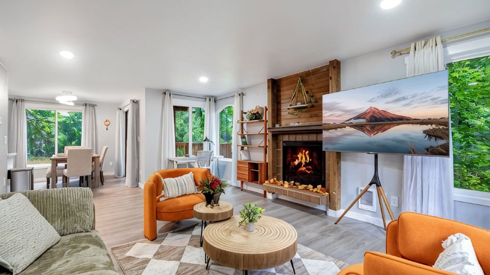 Spacious 3BR Retreat by Microsoft with Backyard