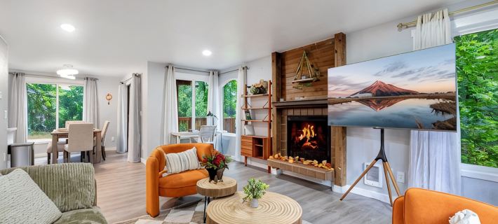 Spacious 3BR Retreat by Microsoft with Backyard Hotels in Redmond