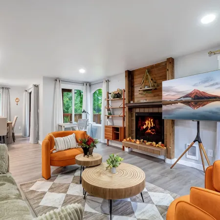 Spacious 3BR Retreat by Microsoft with Backyard
