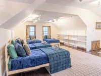 Fish Point Landing Hotels in Bolton