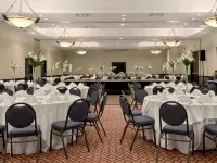 Hilton Cincinnati Airport - Nouto- ja jättöpalvelut
