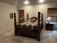 Charming 3-bedroom 3-bathroom house in lovely Lubbock with WiFi, AC - ジャグジー
