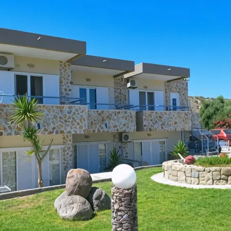 Sevi Apartments Отели рядом с достопримечательностью «Милотопи»