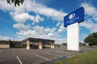 DoubleTree by Hilton Manhattan, KS - parking