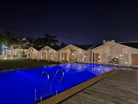 Vits Daman Devka Beach - Pools