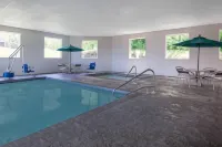 Quality Inn Petoskey - Pools