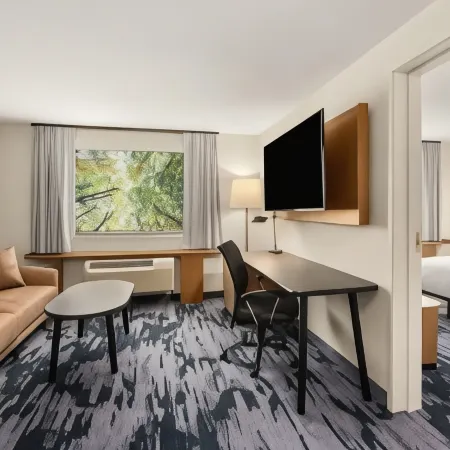 Fairfield Inn & Suites Seattle Downtown/Seattle Center Отели рядом с достопримечательностью «Беллтаун»