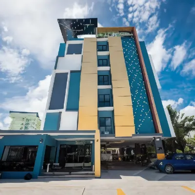 The Feeling Hotel Отели рядом с достопримечательностью «Торговый центр Central Plaza Rayong»