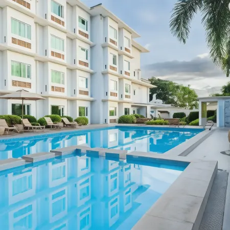 Microtel by Wyndham South Forbes Near Nuvali