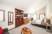 Riverfront hidden gem, ground floor open space! - Wifi