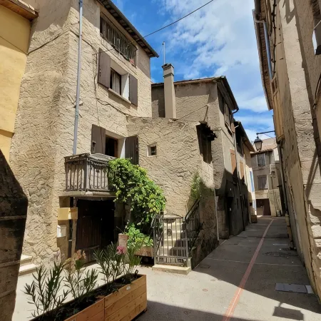 Village house in the historic center of Manosque