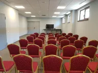 A&M Hotel with Free Parking - 3-Star
