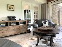 Luxury Stay on a Lake Open Plan•Huge Kitchen•Games Rm Bar•Firepit Luxury•Bedding - Wi-Fi