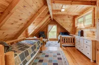 Log Home with Amazing Views of MT. Mitchell/Fireplace /Hot Tub/Pet Friendly - Wifi