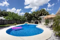 4 Bedroom Cozy Getaway Pool house in the Heart of Melbourne - 2つ星