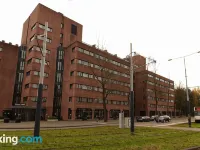 XO Hotels Park West Hotels near Isolatorweg Station