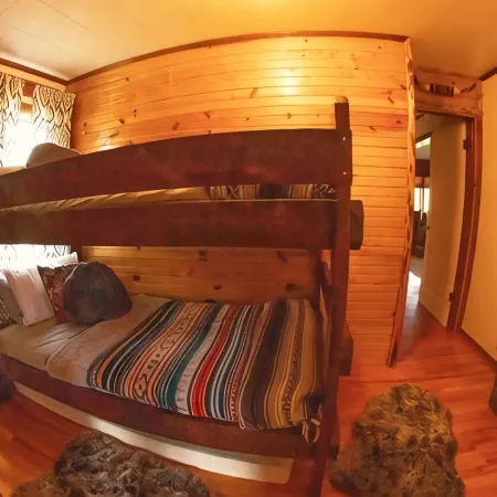 Cabin in the heart of the Ozark National Scenic Riverway! Hoteles en Condado de Shannon