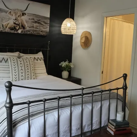 Sleeps 4. Private casita in the country. Отели в г. Фоллбрук