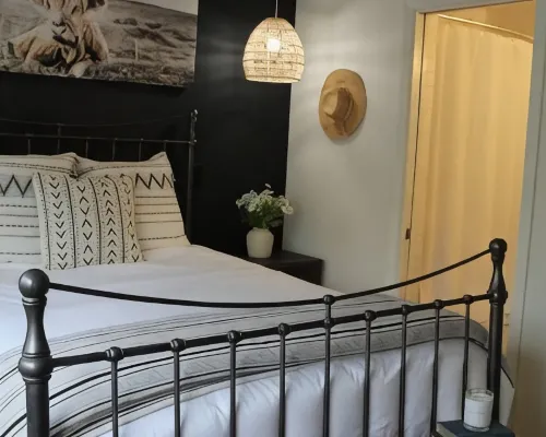 Sleeps 4. Private casita in the country. Hotels in Fallbrook