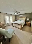 "Lost Crab", beautiful 3BR, big yard, private dock - Homestays