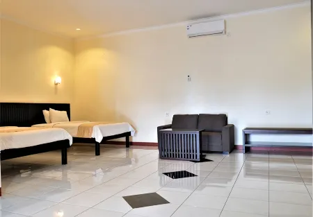 Uni Beach Hotel