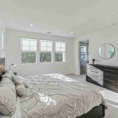 Modern Family-Friendly Home, Napa, Wine Country, Private Backyard, Fire Pit Rooms
